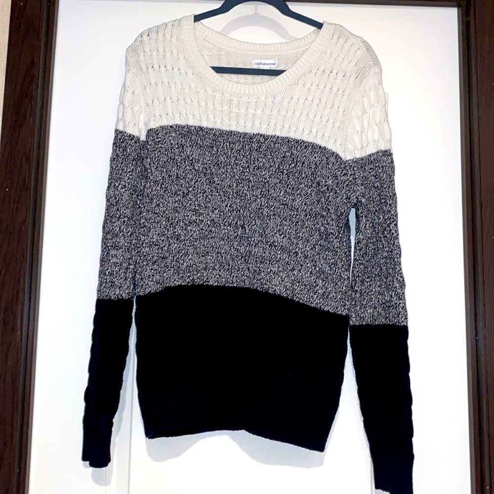 Croft & Barrow Sweater Size Large barely worn! Great for cold winter days!